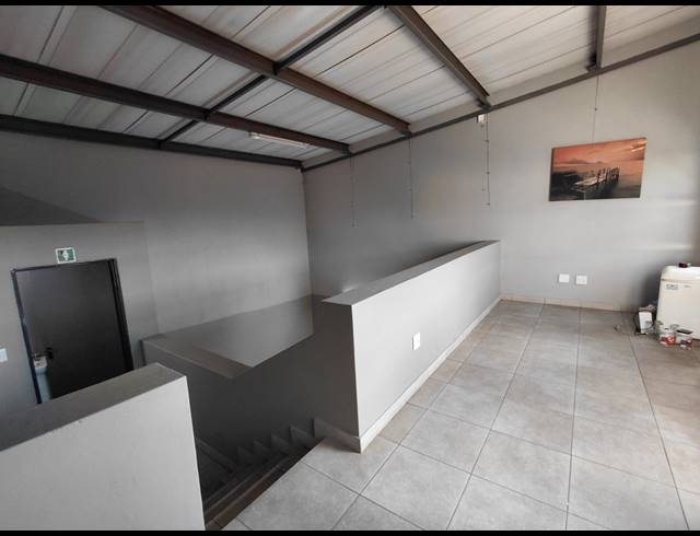 86M² WAREHOUSE TO LET IN CLAYVILLE